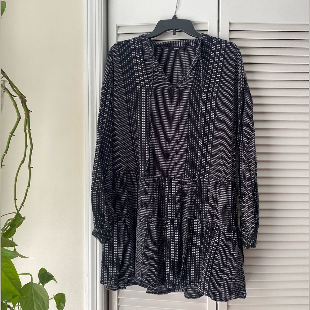 ONLY babydoll dress in black with white stitching size 38 (s/m)